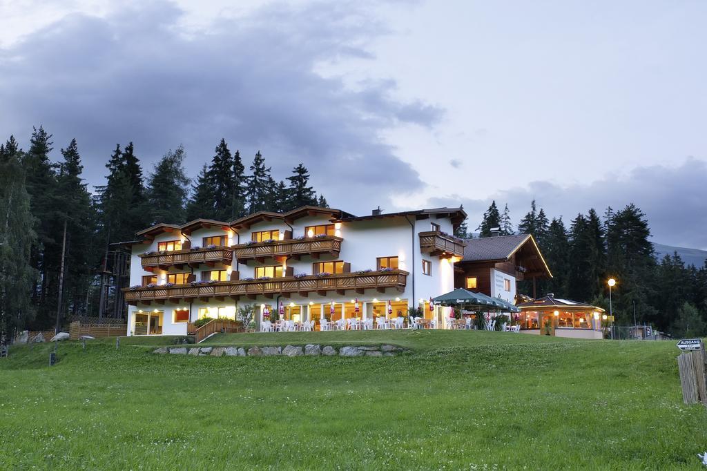 Familienhotel Moos-Alm Lienz Exterior photo