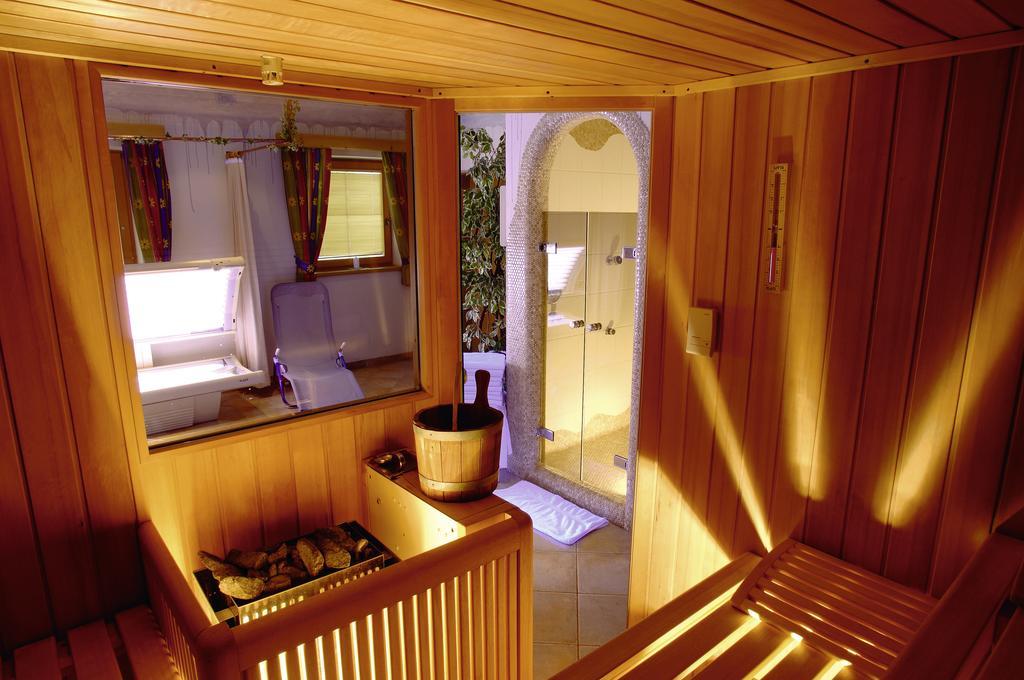 Familienhotel Moos-Alm Lienz Exterior photo