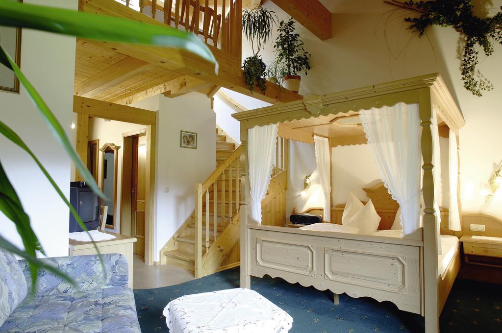 Familienhotel Moos-Alm Lienz Room photo